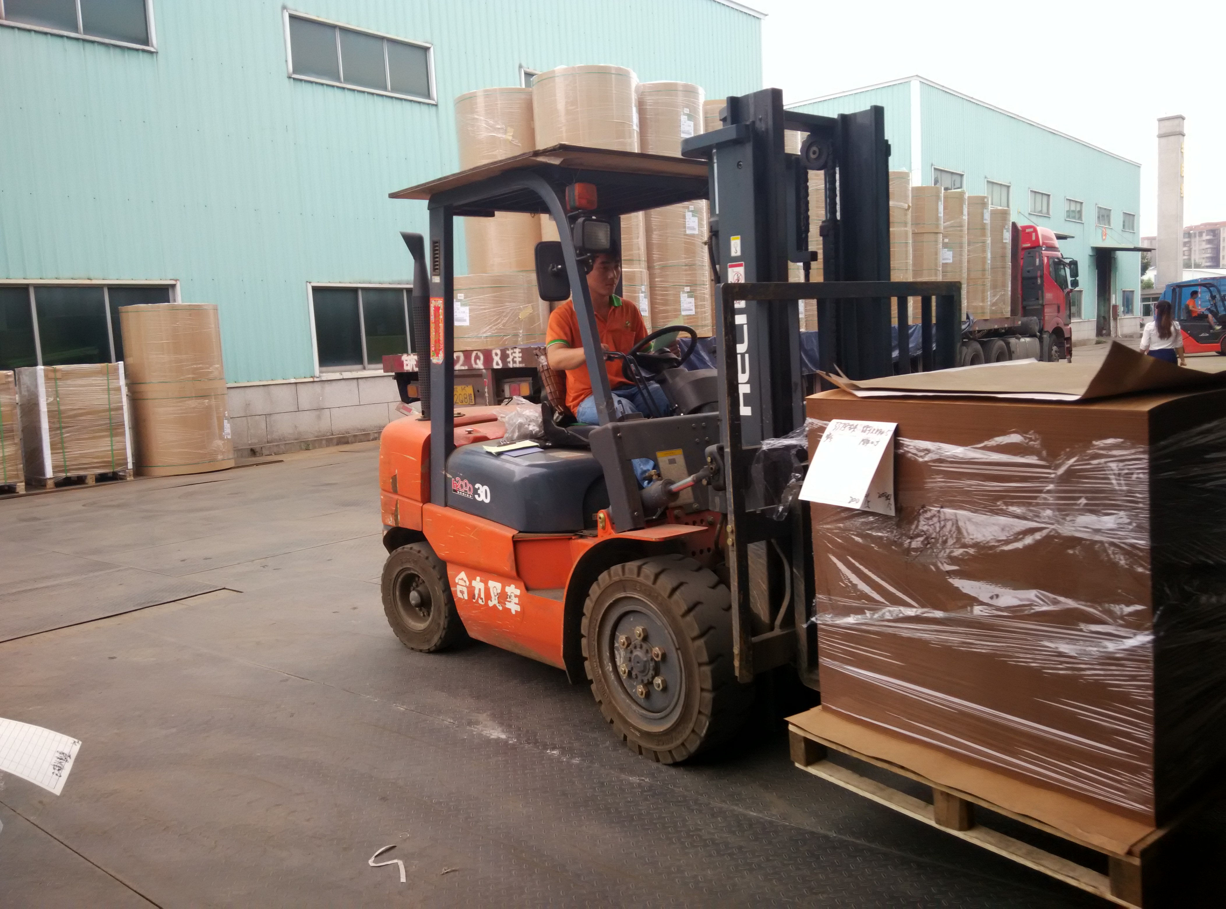 牛皮紙供應商 牛皮紙供應商